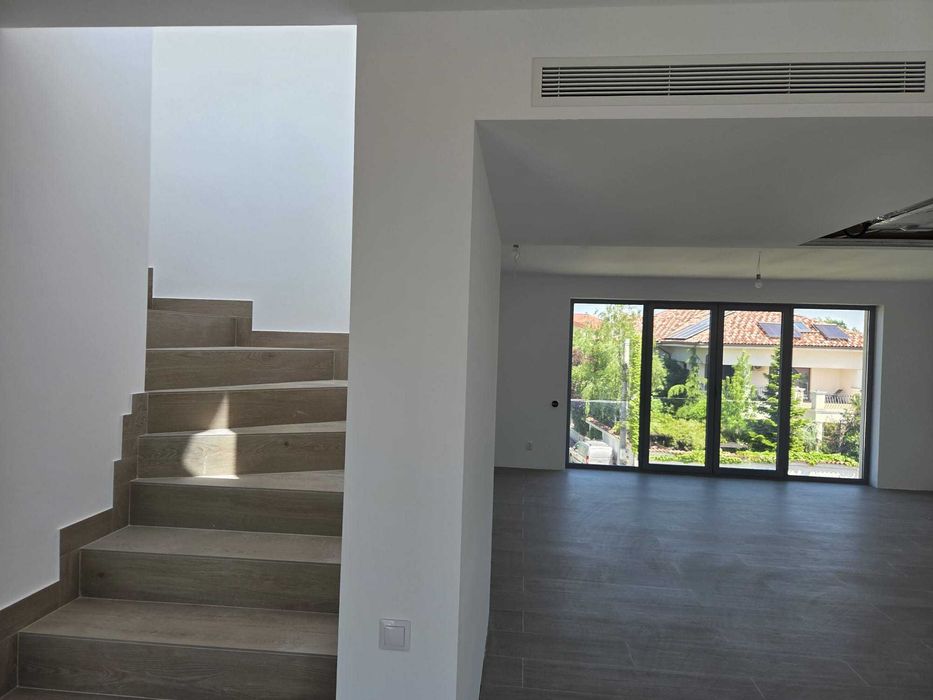 apartament 5 camere penthouse situat in pipera