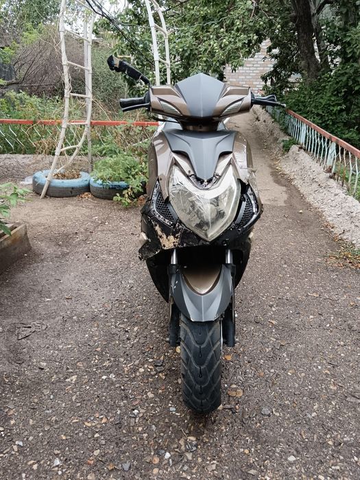 Продаю скутер райсер