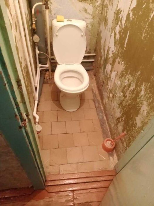 срочно 2х комнатная 8мкр.