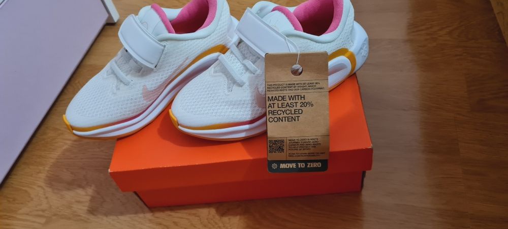 Adidasi nike marimea 29,5 cm