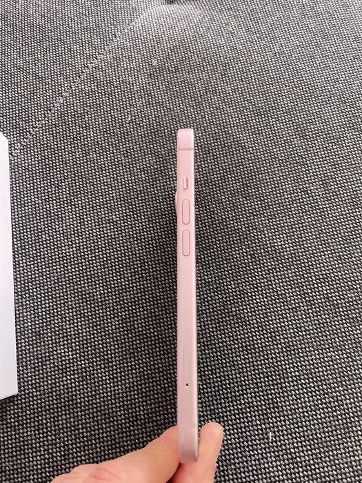 Vand Iphone 15 Roz ca nou