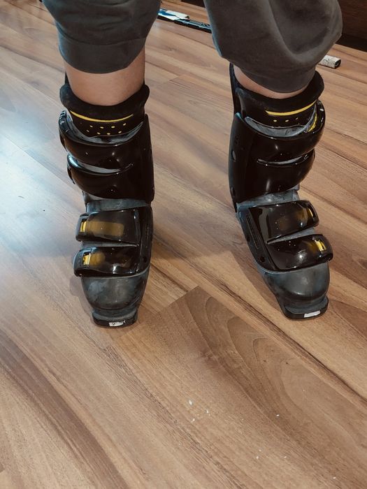 Clăpari  schi marime 42