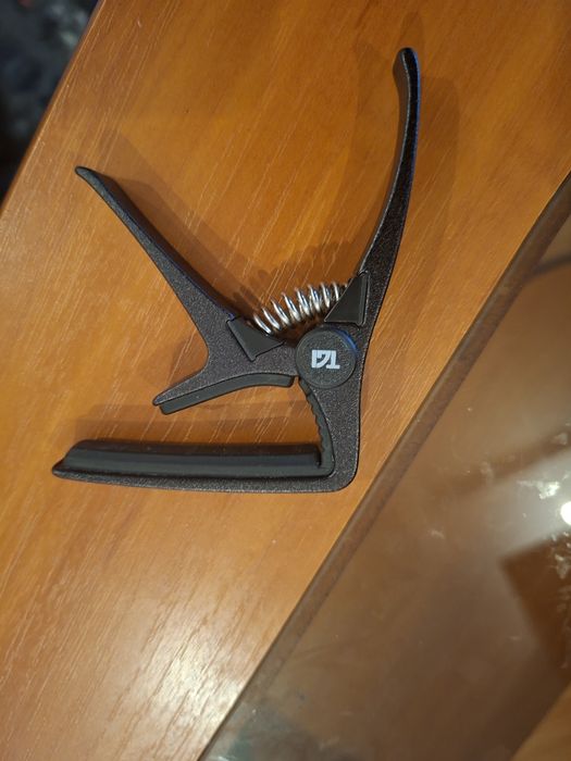 Chitara acustica Yahama F-310 || +husa+ capodastru