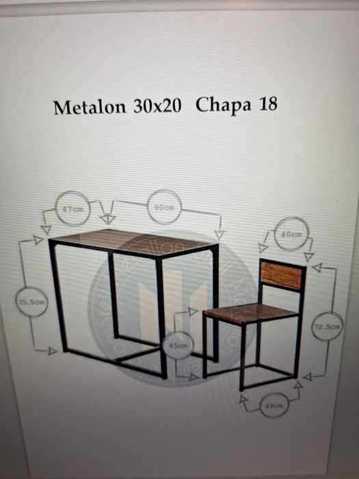 Мебели от метал и дърво