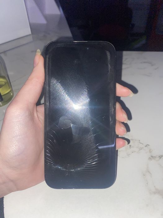 Продам айфон 15 состояние хорошее