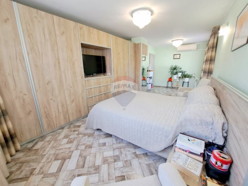 Продава се Къща в Варна, Колхозен пазар - 240 кв.м за 1334 €/кв.м - Снимка #8