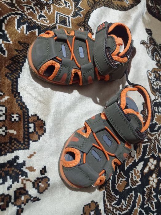 Продаю детские вещи