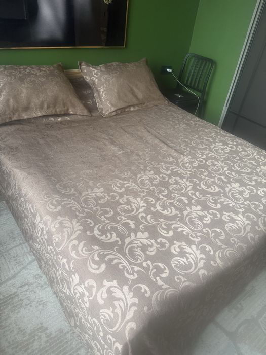 Продам кровать 2-х спальную вместе с матрасом