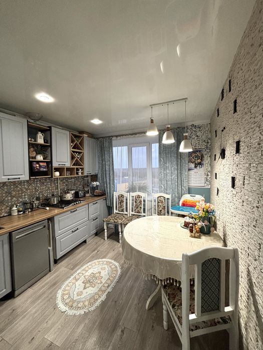 Продается ОКТ 8 школа