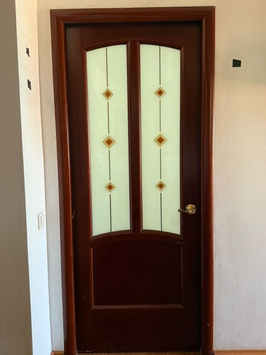 Дверь 2шт. Цена 1 шт 5000 тг.