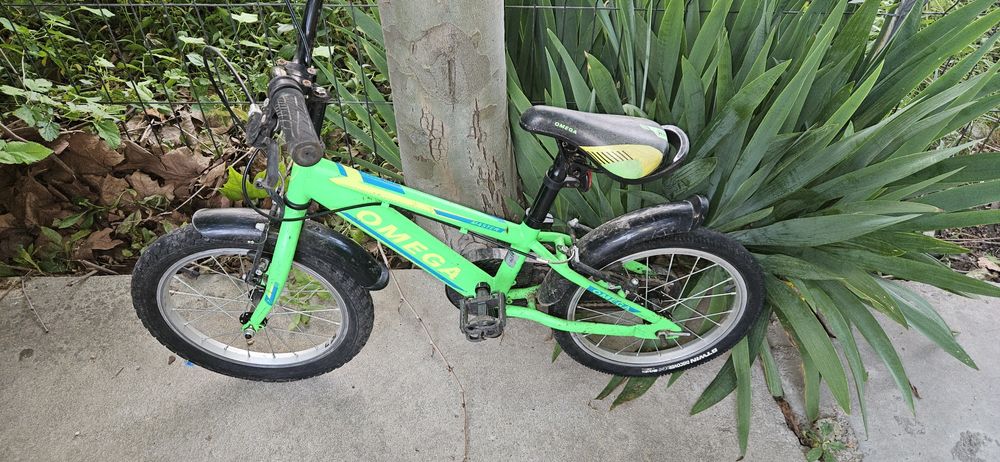 Vând 2 biciclete omega pt copii intre 4-6 ani