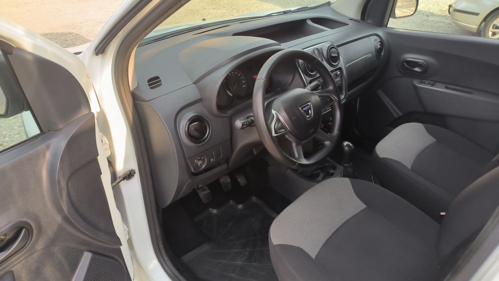 Vând Dacia dokker