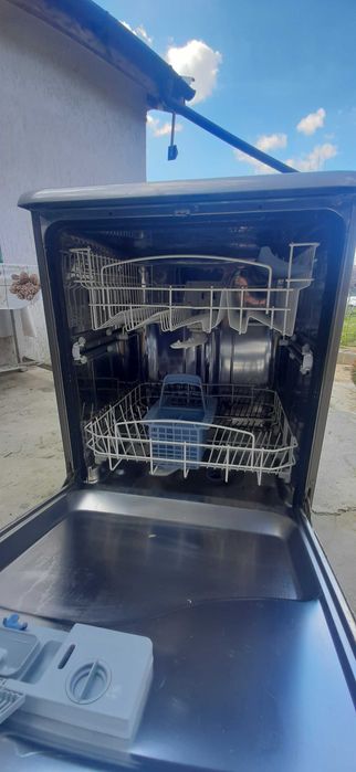 Миялна машина Ariston