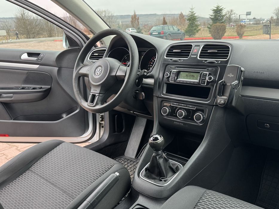 Vând Volkswagen Golf 6 Motor 1.6 Diesel 105 CP Euro 5 2010 Fără Rugină