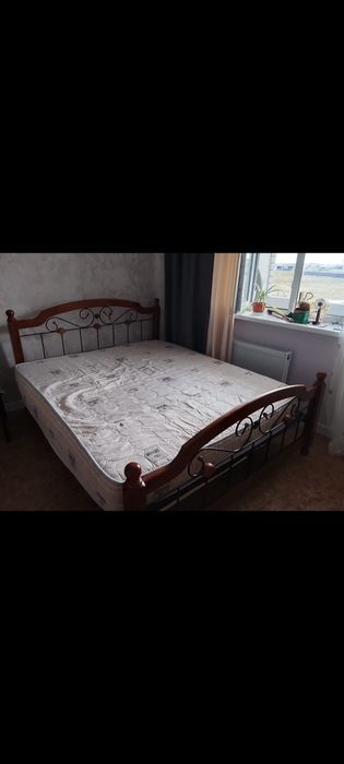 Кровать с матрасом