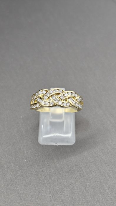 Луксозен пръстен 18K (750) с естествени диаманти | 5.44 гр | Infinity Weave Design