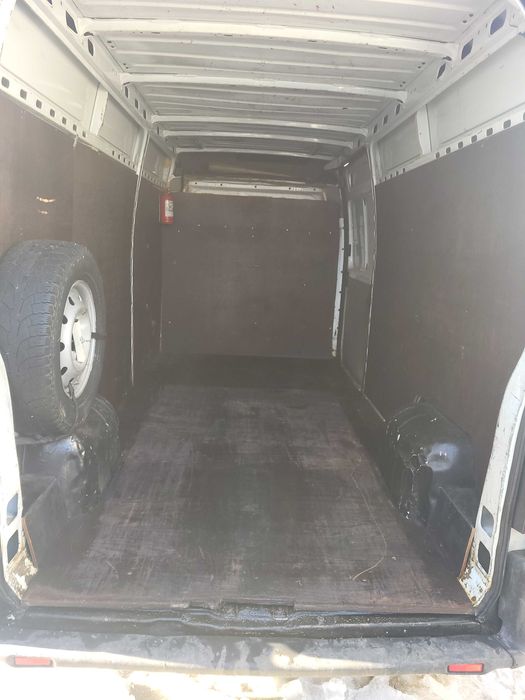 Efectuez transport moloz ,mobila ,relocari, debarasari in prahova.