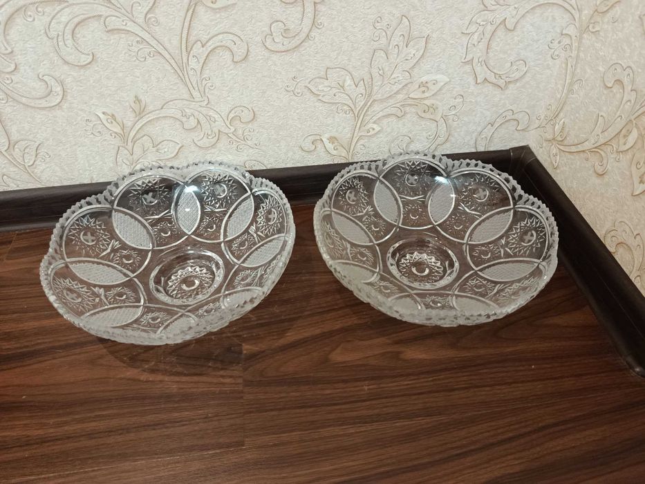 Продаю советские посуды, хрусталы и рюмки разные. пишите в телеграмм