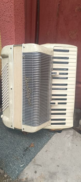 O piesă de colecție Acordeon DALLAPE
