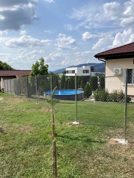 Ограждане на парцели със оградна мрежа