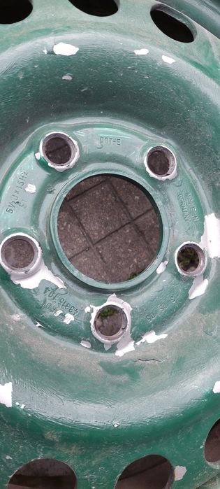 2 бр. усилени стоманени джанти 15" с гуми