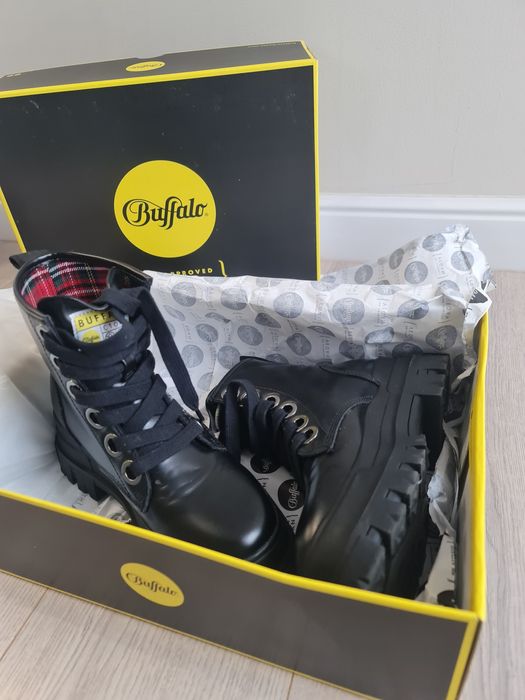 Buffalo Aspha lace up hi