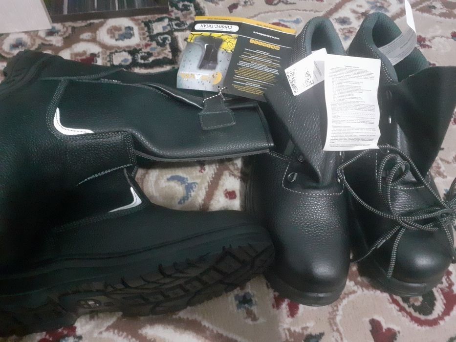 Сапоги бот лет рабоч нов 44р 10т и 8т серебро от 15т до 20т клинок 15т