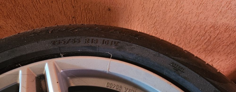 Cauciuc cu janta din aliaj q5