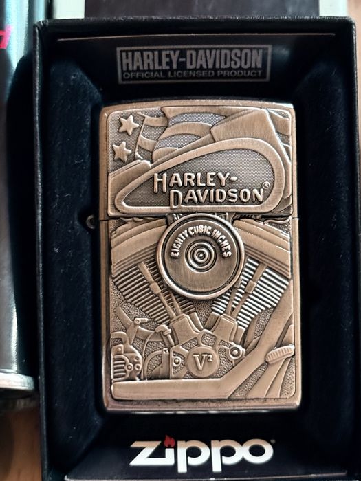 Продам зажигалки Zippo