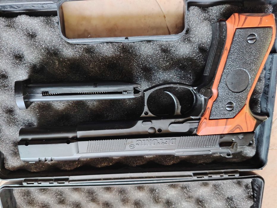 pistol airsoft Detonic