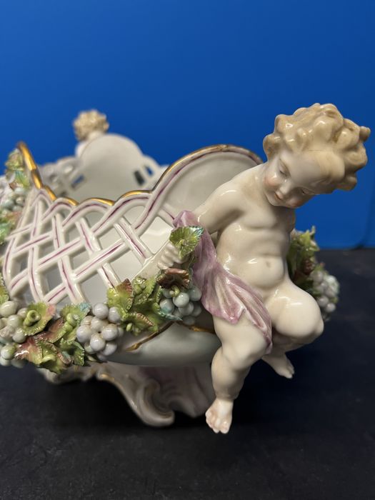 Колекционерска,порцеланова жардиниера Volkstedt,Germany