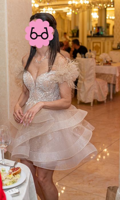 Къса официална рокля
