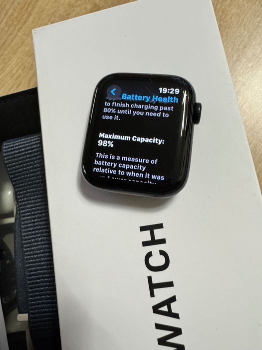 Apple Watch SE2 44mm.Mid Loop