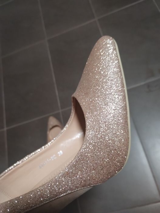 Нови обувки 39 номер