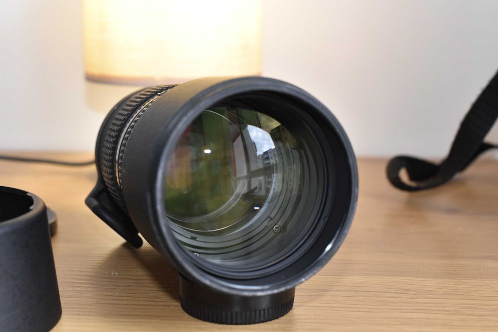 Nikon AF 80-200mm f/2.8D ED (Two-Ring) + Toc rigid CL-43A + Parasolar