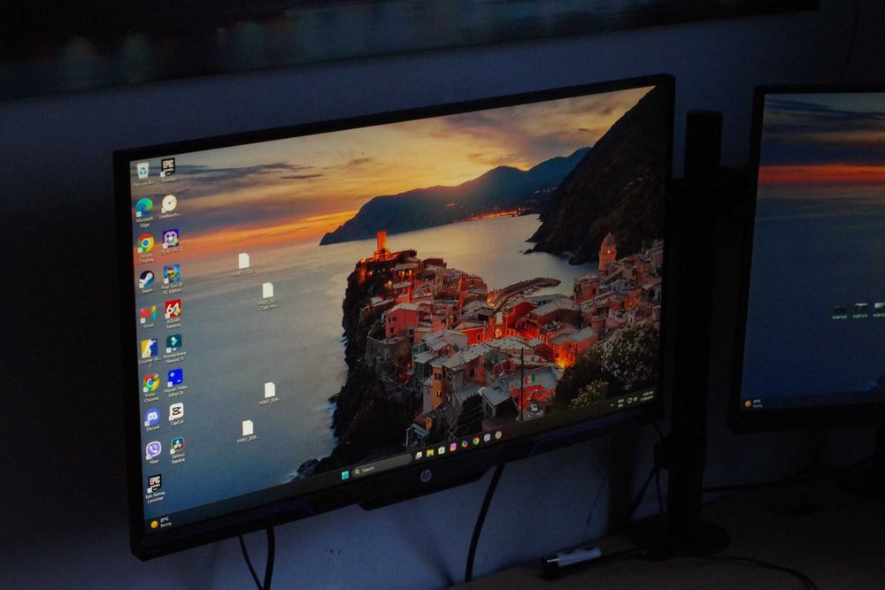 Топ! Мощен геймърски компютър + Подарък Монитор 144hz Мишка Razer и Геймърски Слушалки