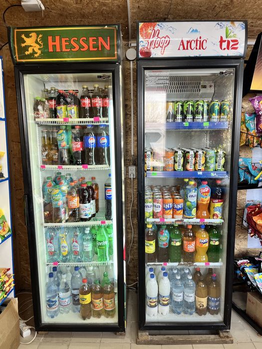 Продам магазинное оборудование.Полки ветрина весы электронные комплект