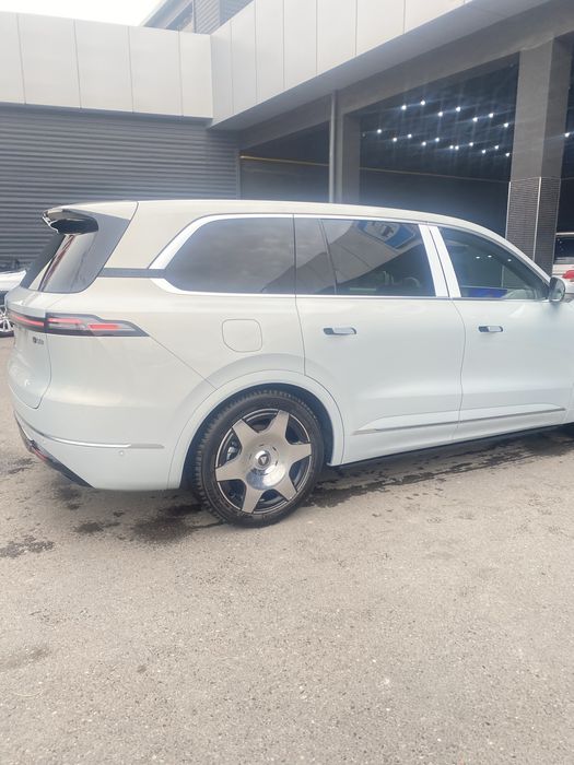 Deepal S09 4x4  Full nalichi