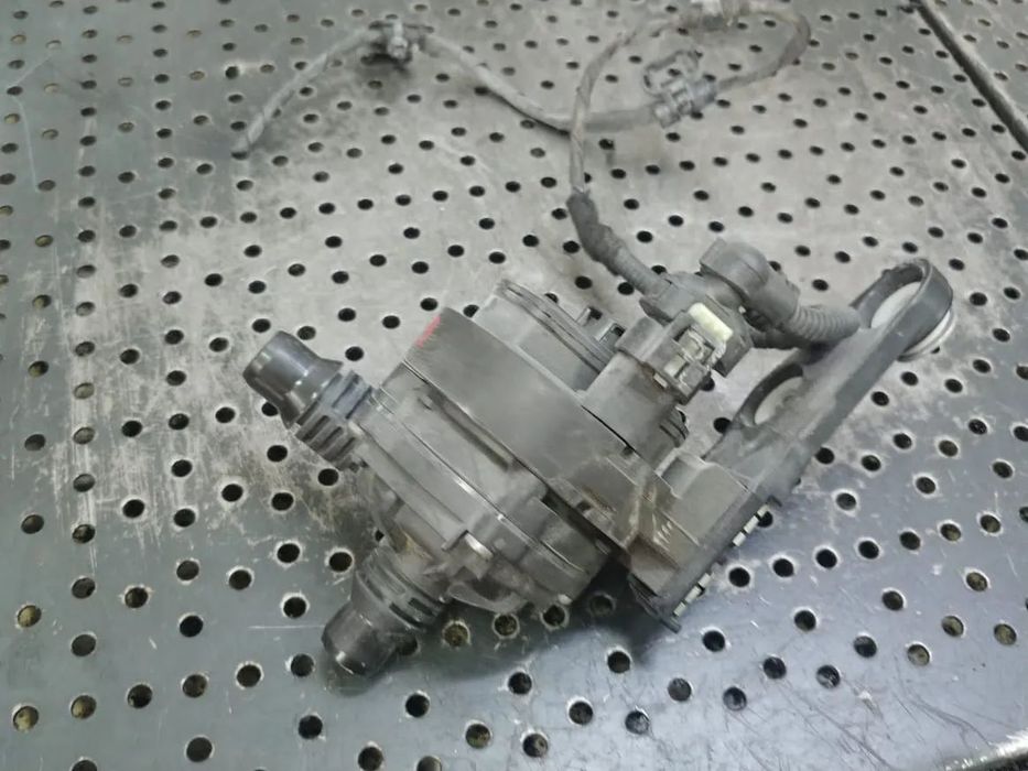 pompa auxiliara apa 2.0 d bmw x3 g01  847482002