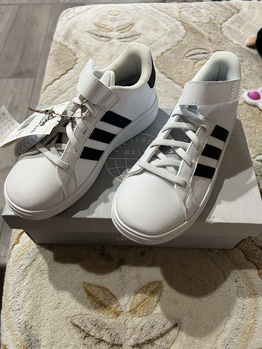 Adidas нови 32 номер
