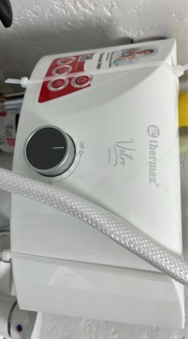 Продам водонагреватель для душа.