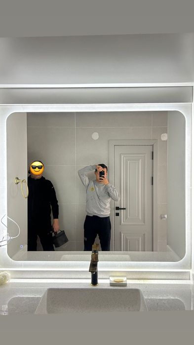 Зеркало с подсветкой.