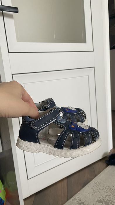 Кроссовки детские