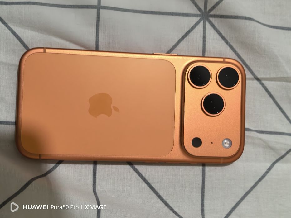 IPhone 17 pro-оранжев