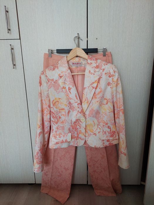 Costum damă elegant Moda Aliss măr. 44 – aproape nou | Sacou + pantaloni | CADOU eșarfă din mătase
