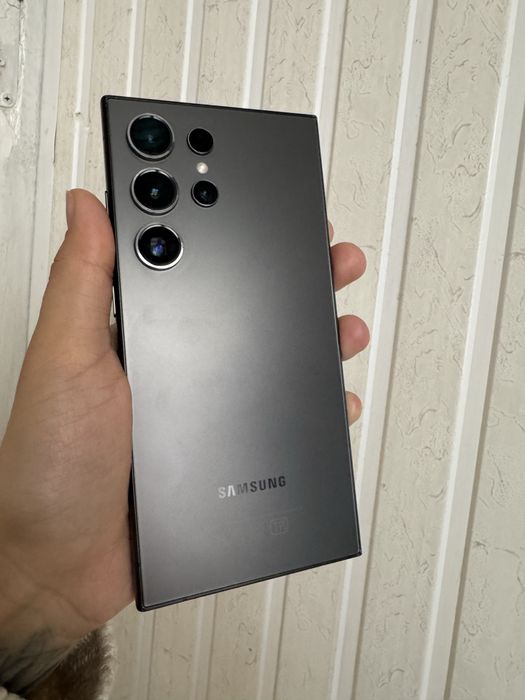 Samsung galaxy s24 ultra в идеальном состоянии
