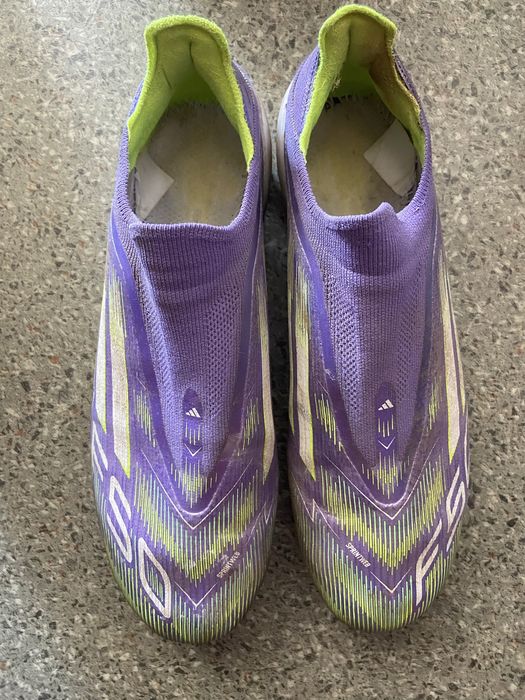 Ghete de fotbal Adidas F50.