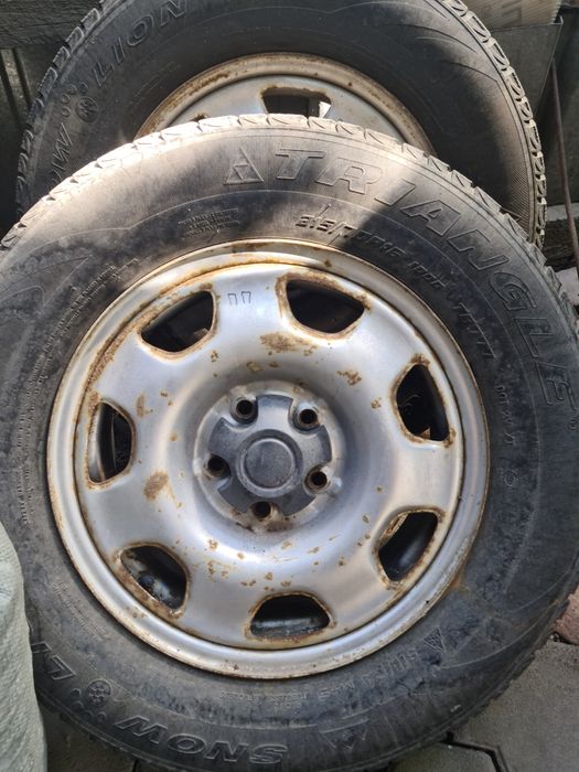 Продам. Резина с дисками от рав 4