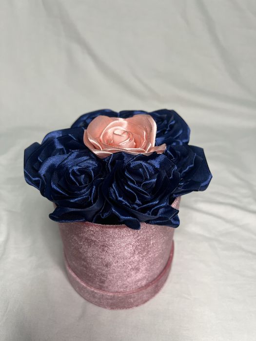 Aranjament floral din satin