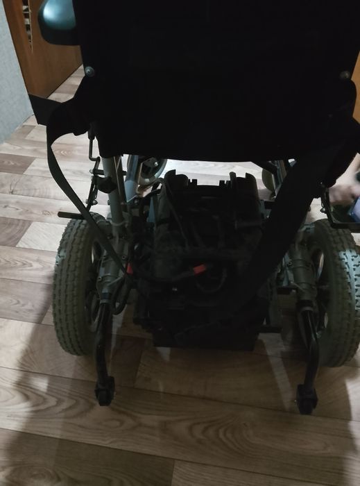 Продам срочно электрическую коляску